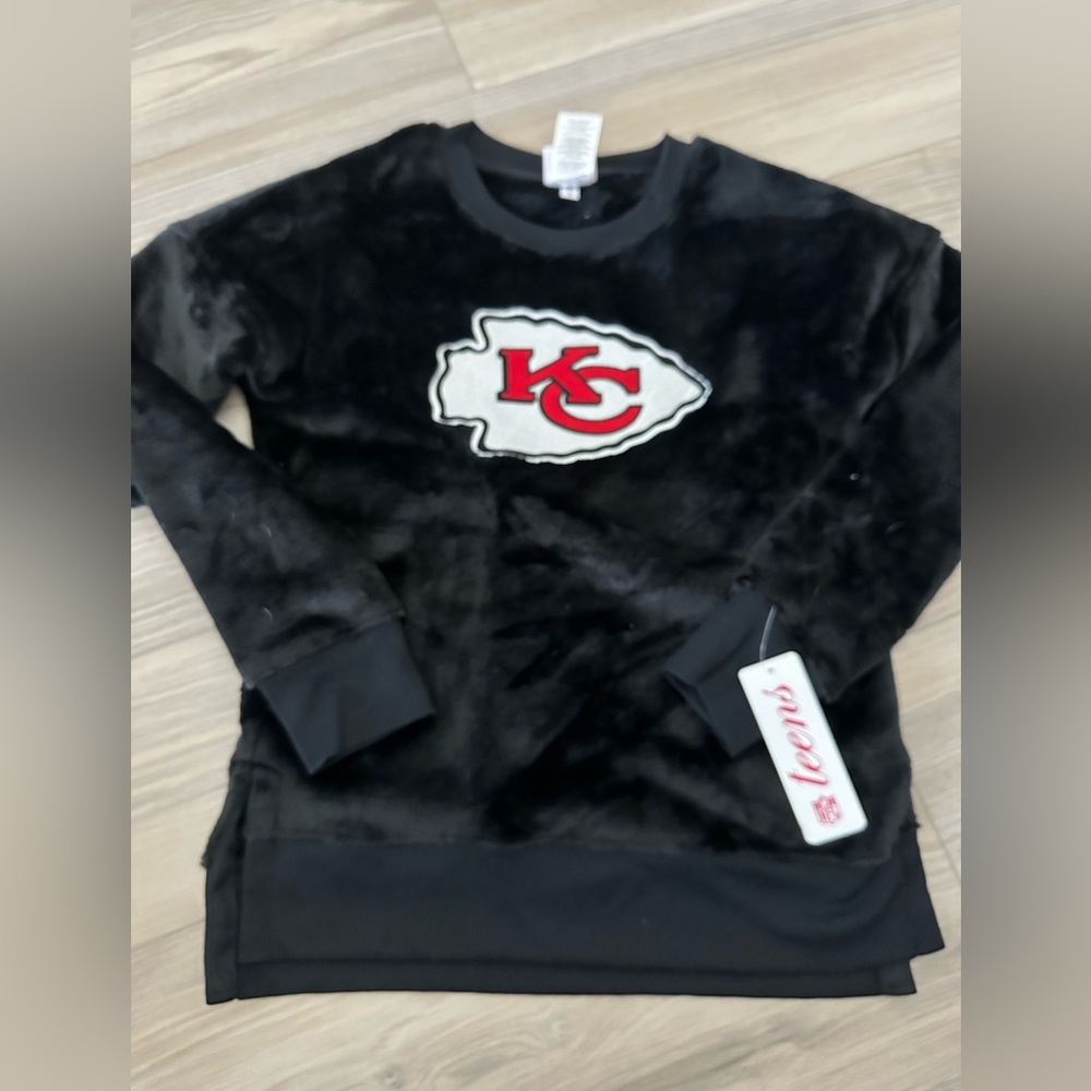 New with tags Kansas City Chiefs Pullover
